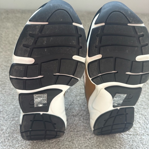 Dior B22 Trainers sz38 in great condition. 100% authentic comes with dust bag. - Picture 7 of 12
